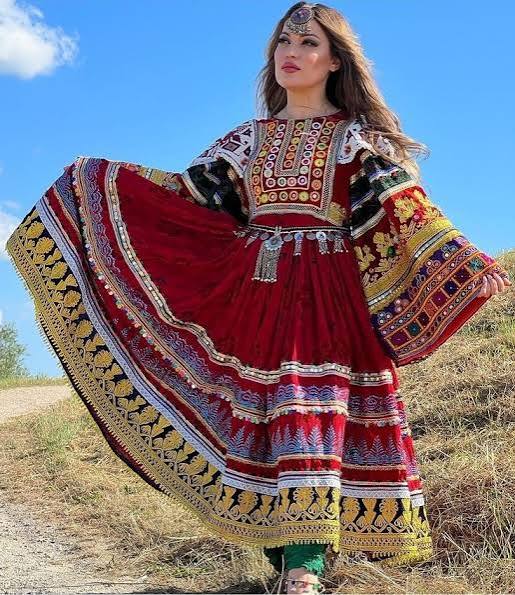 Traditional PakhBalo clothing